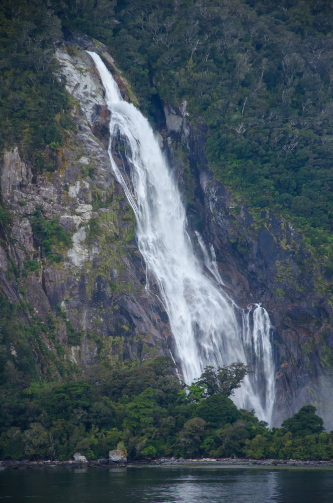 kalu-waterfall-Tinder-Travel